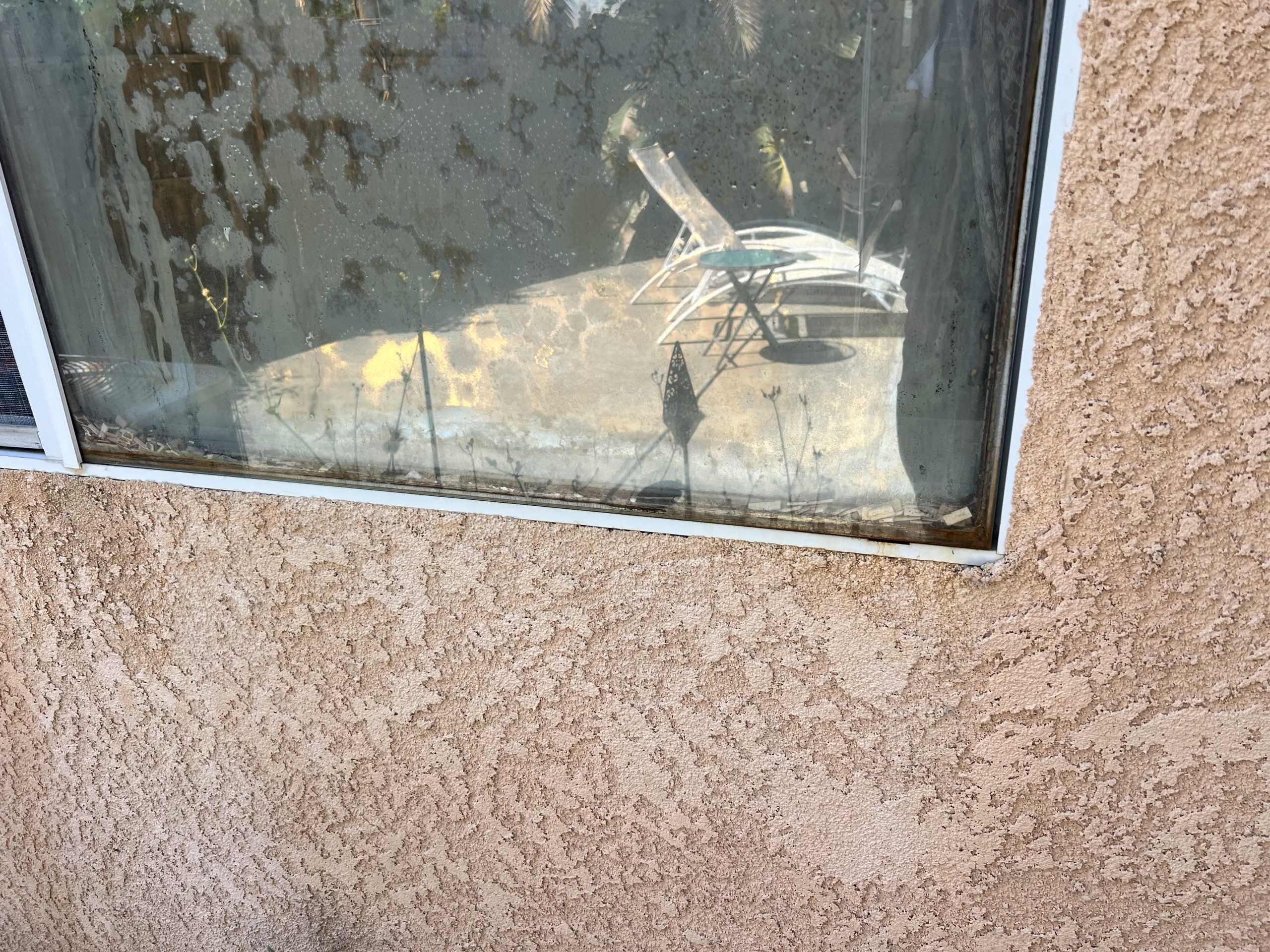 Rickyv-windows Moisure Failure copy Residential Window with moisture inside dual pane window